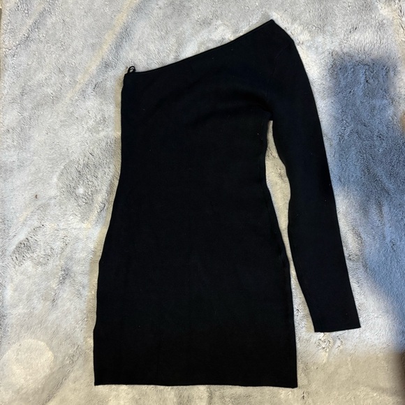 Abercrombie & Fitch Dresses & Skirts - Abercrombie & Fitch Black dress asymmetrical new with tags medium